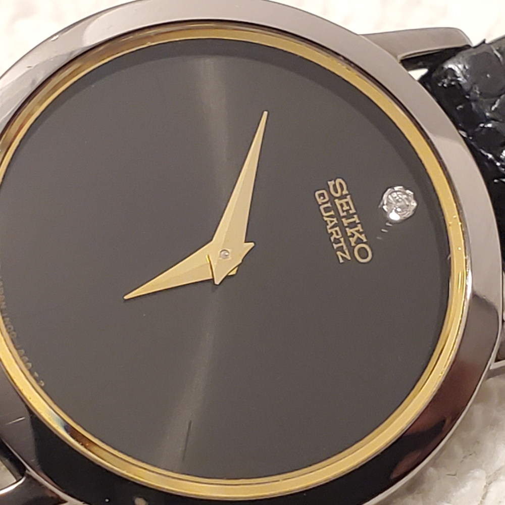 Vintage Seiko Women's Quartz Watch Gold Tone Black Dial Diamond Stainless Steel - Picture 2 of 16